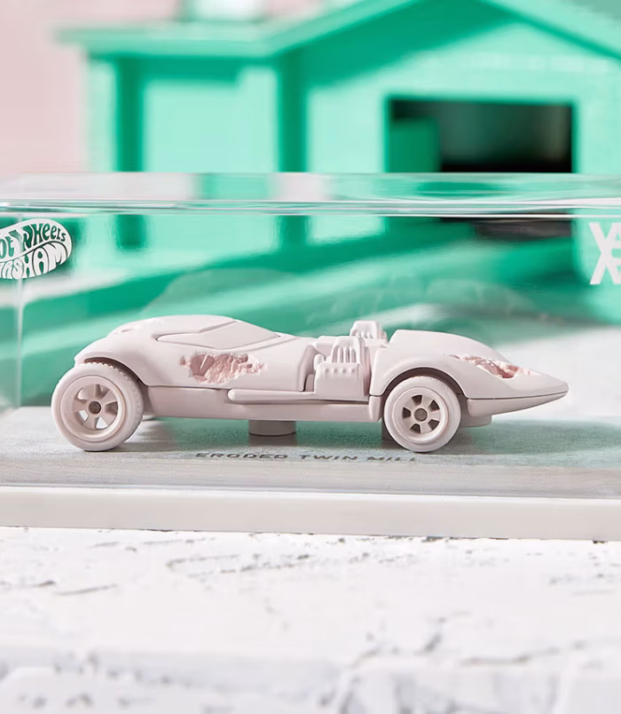 Hot Wheels x Daniel Arsham Eroded Twin Mill | HPJ32 | Mattel Creations Lap 3 Hot Wheels x Daniel Arsham Eroded Twin Mill | HPJ32 | Mattel Creations Lap 3